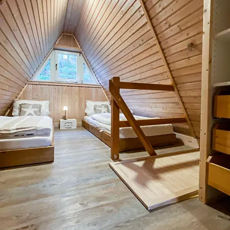 Finnhütte Seenland * Wustrow (Mecklenburg-Strelitz)